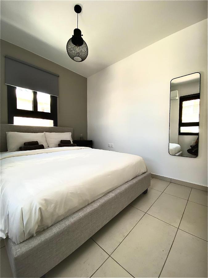 Sea La Vie #1 - Luxury Seaview Apartment Paphos Esterno foto