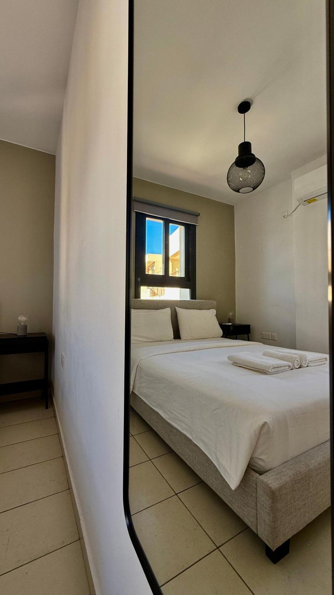 Sea La Vie #1 - Luxury Seaview Apartment Paphos Esterno foto